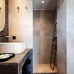 Ikon Living Chania Semesterbostad
